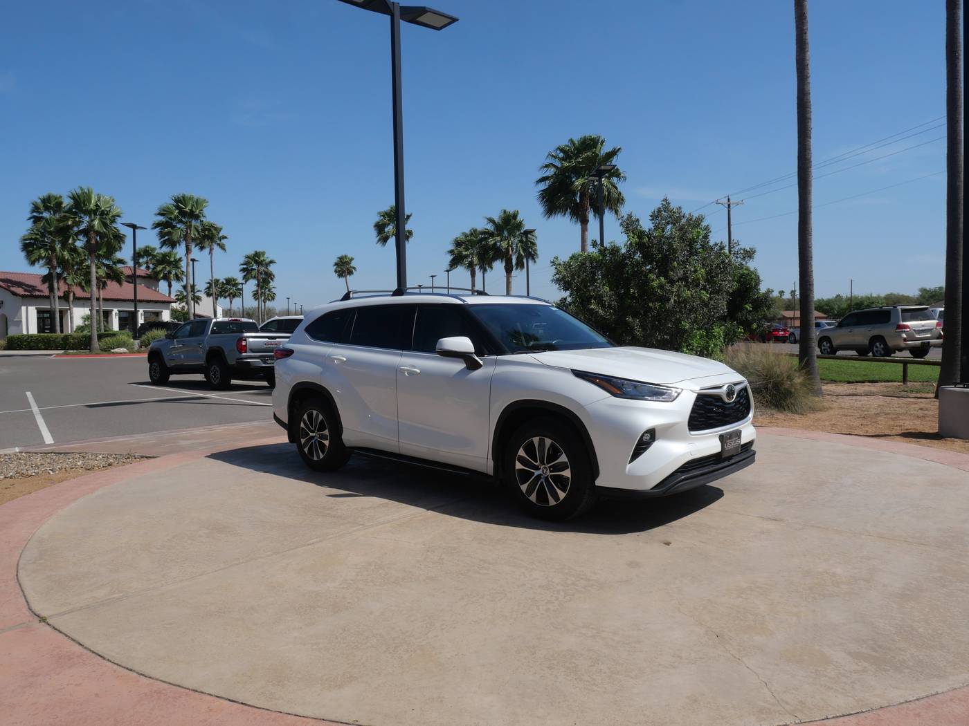 2020 Toyota Highlander XLE — SUV — 20,202 mi — San Juan, TX