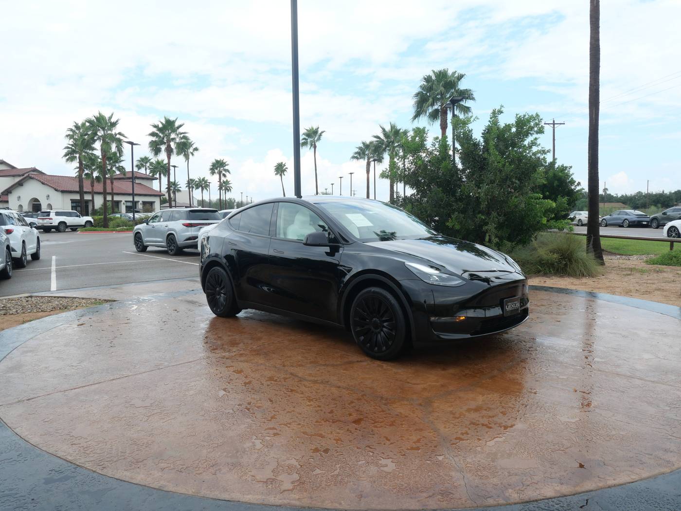 2025 Tesla Model Y Long Range — SUV — 8,468 mi — San Juan, TX