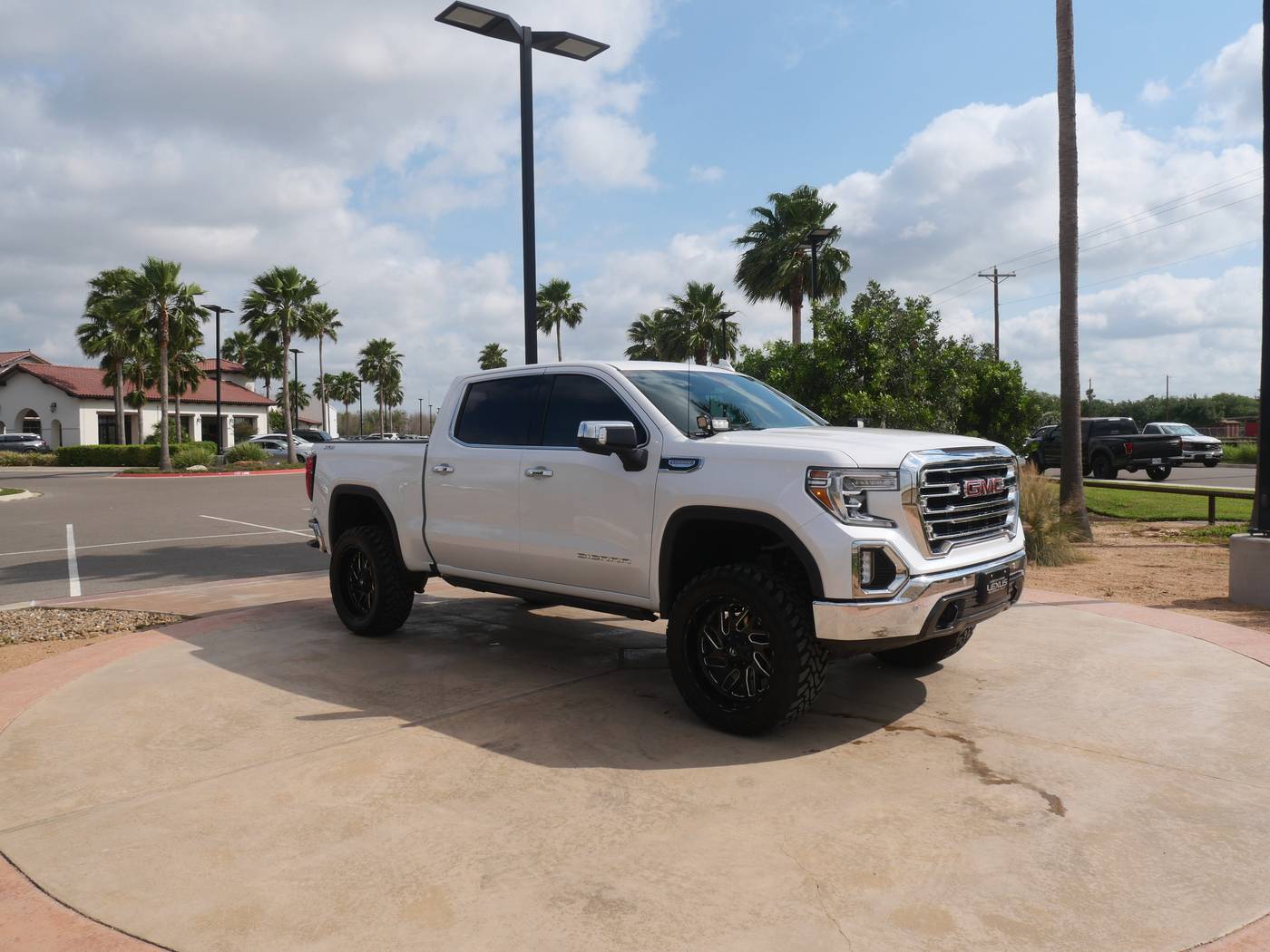 2021 GMC Sierra 1500 SLT — Pickup Truck — 42,289 mi — San Juan, TX