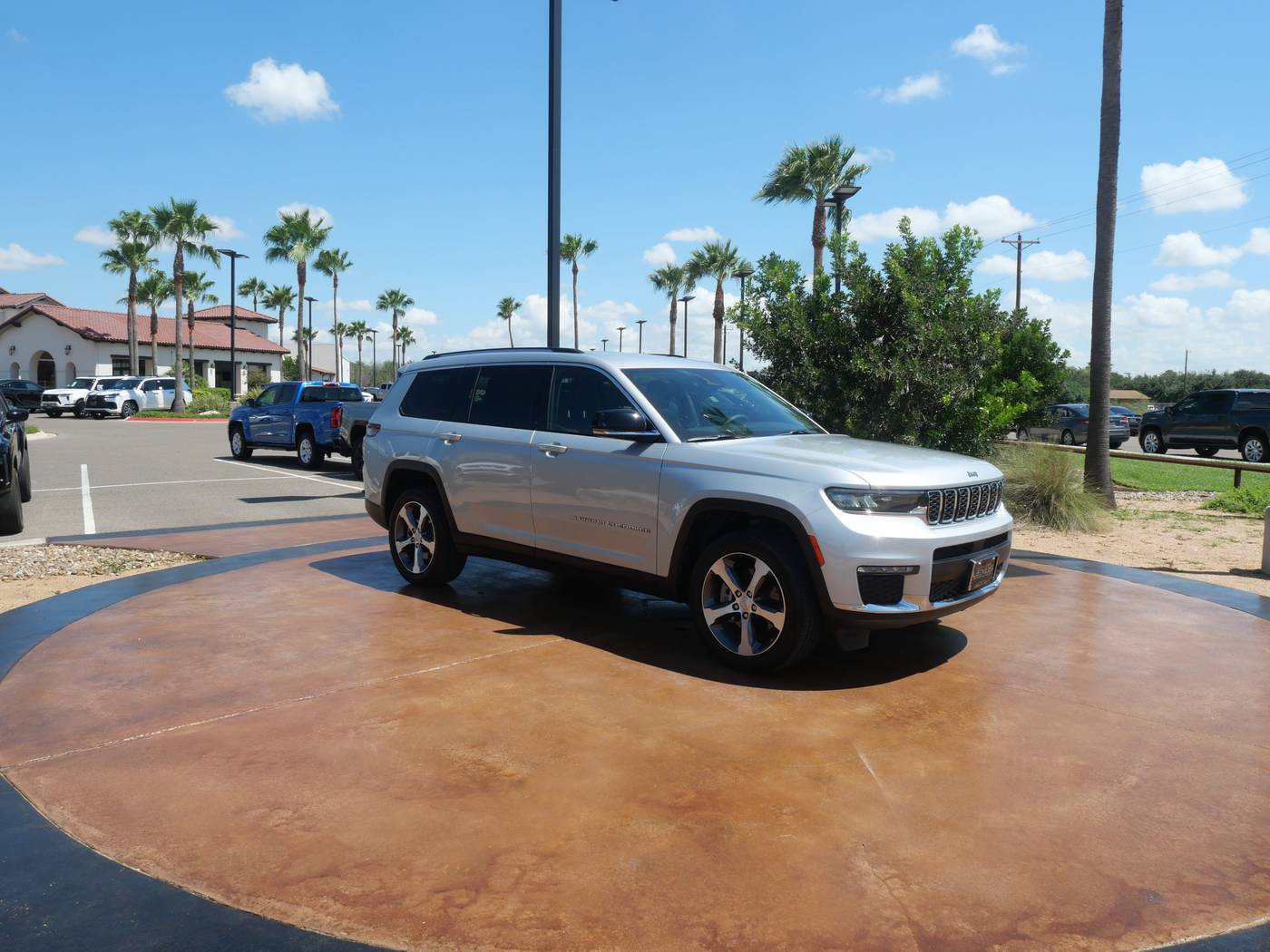 2023 Jeep Grand Cherokee Limited — SUV — 32,687 mi — San Juan, TX