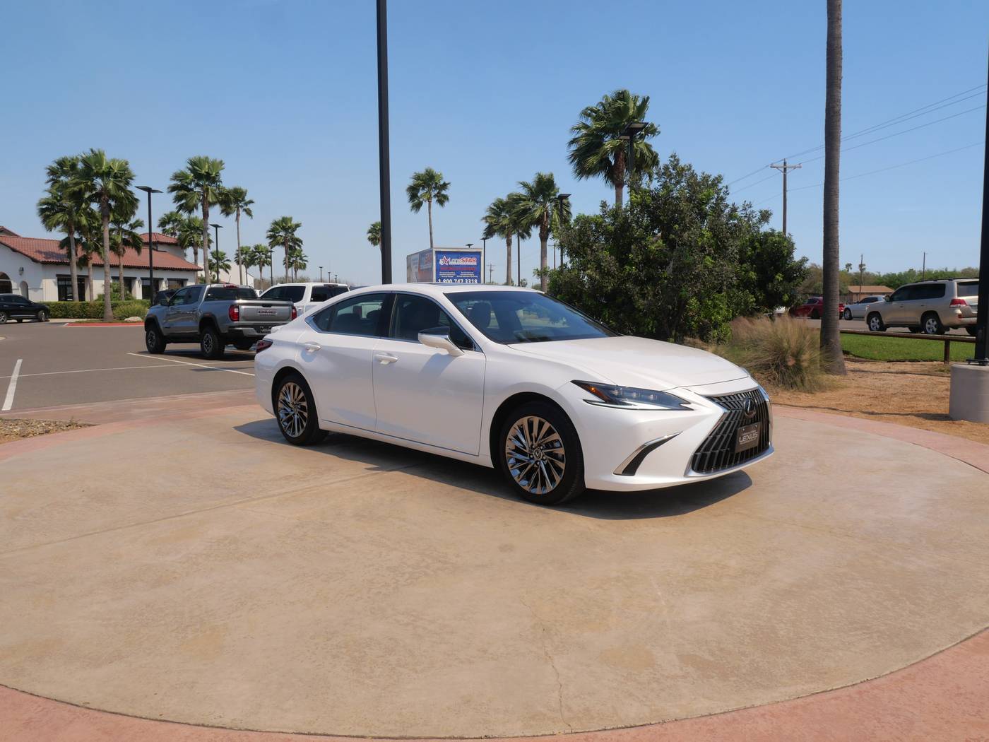 2024 Lexus ES ES 300h Ultra Luxury — Sedan — 8,944 mi — San Juan, TX