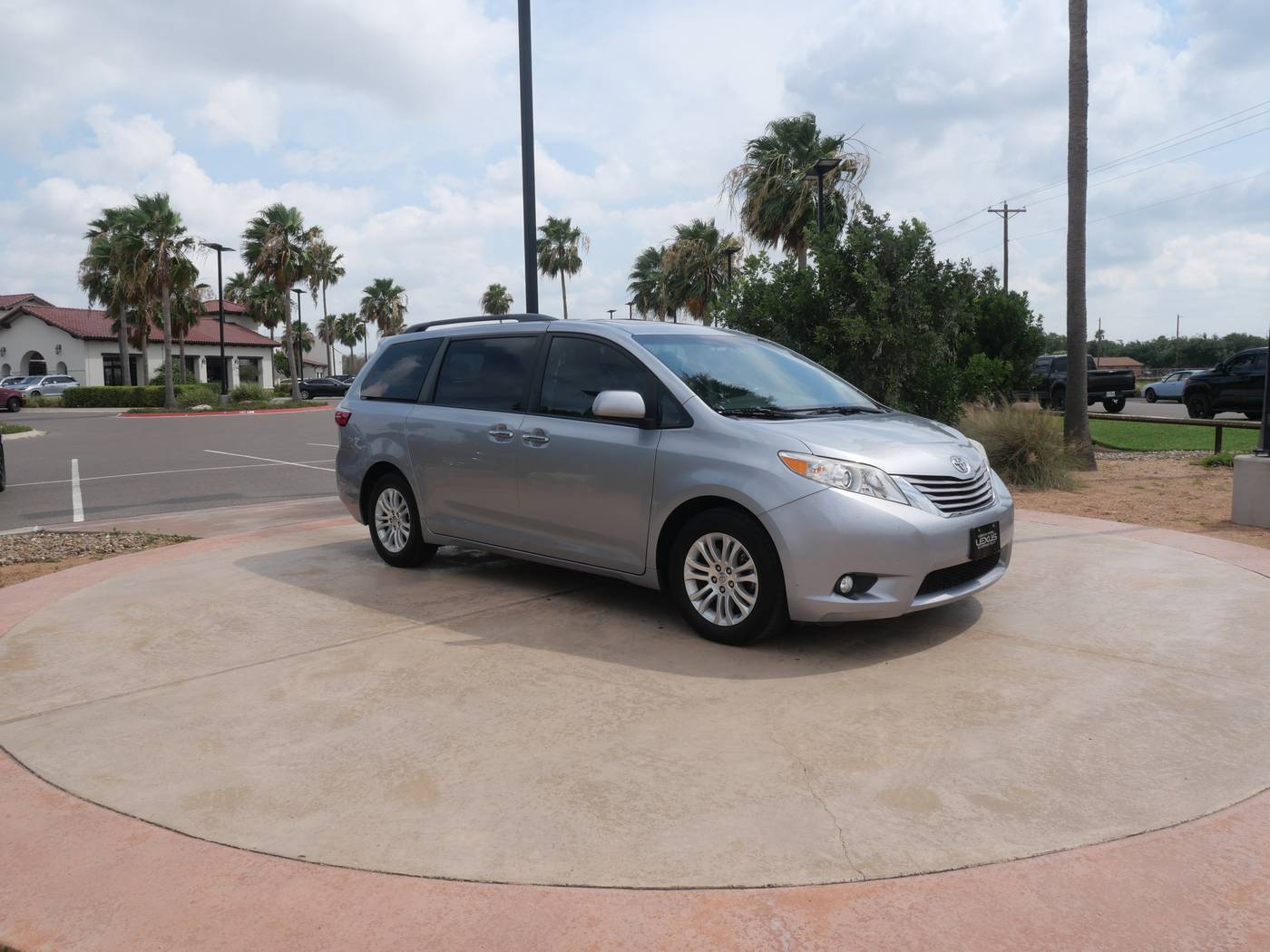 2016 Toyota Sienna XLE — Minivan — 98,356 mi — San Juan, TX