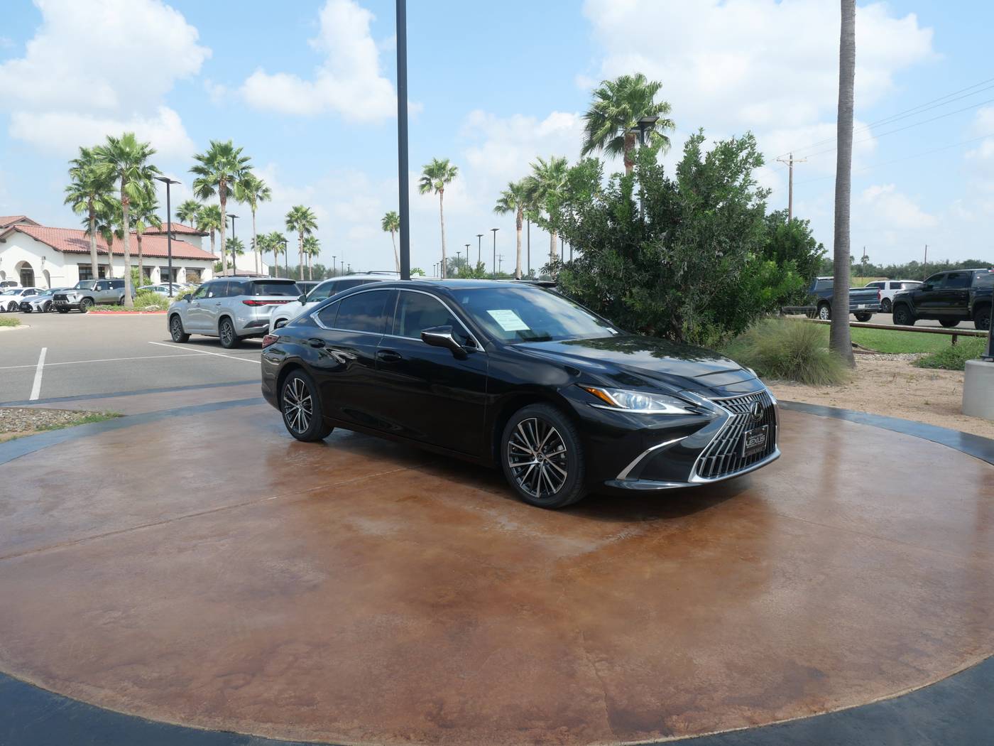 2024 Lexus ES ES 300h — Sedan — 28,110 mi — San Juan, TX