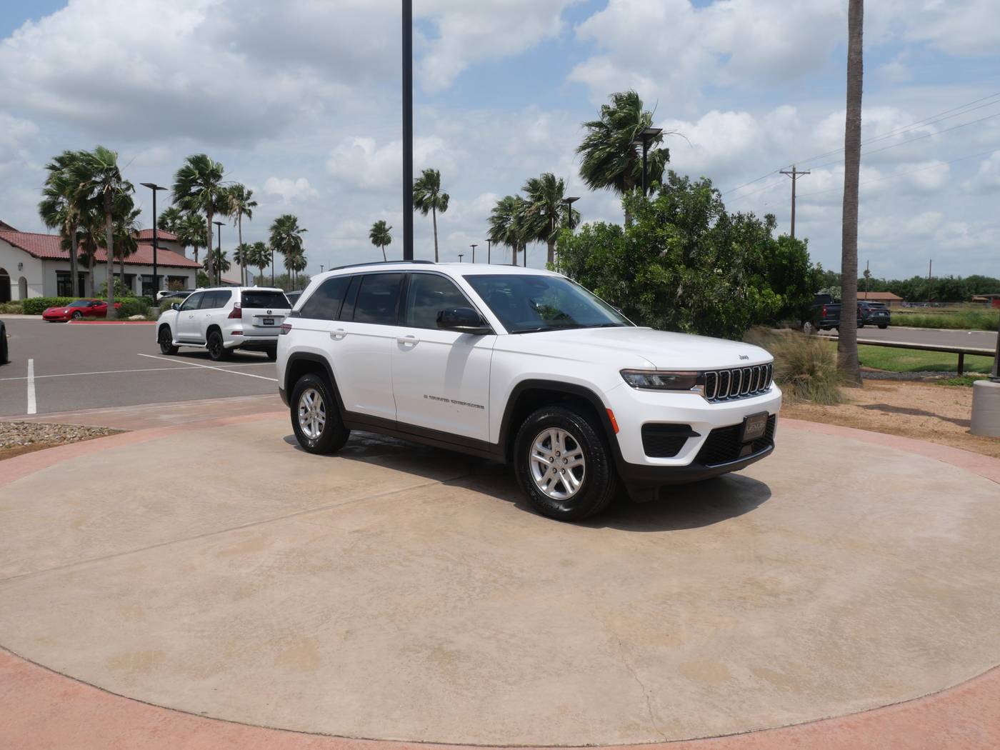 2023 Jeep Grand Cherokee Laredo — SUV — 22,907 mi — San Juan, TX