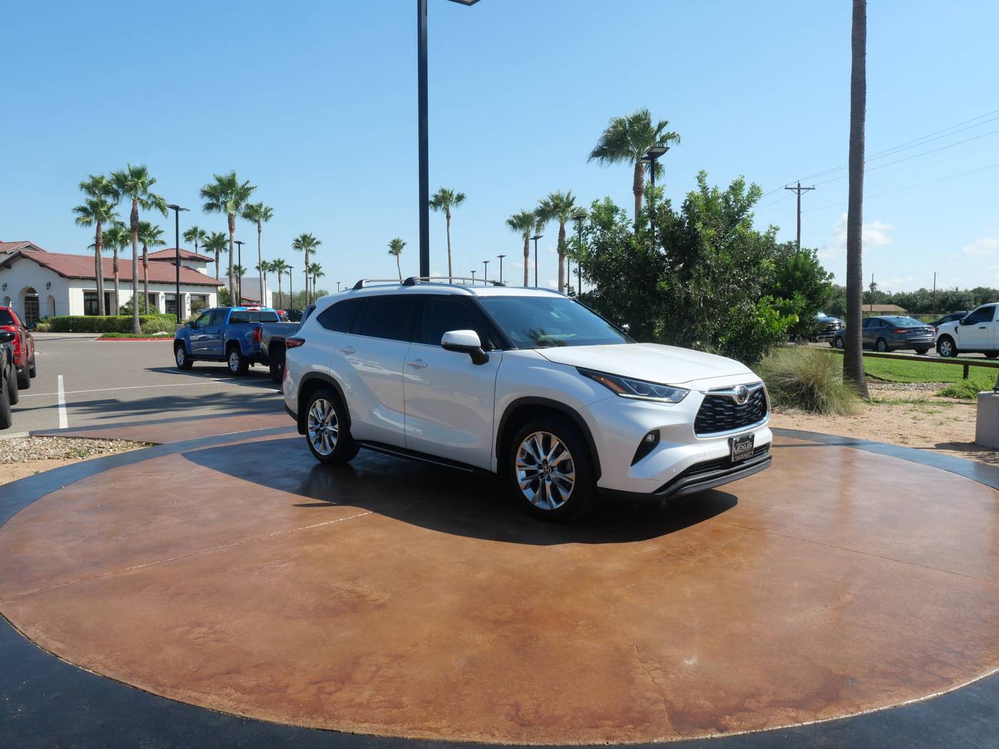 2023 Toyota Highlander Limited — SUV — 30,872 mi — San Juan, TX