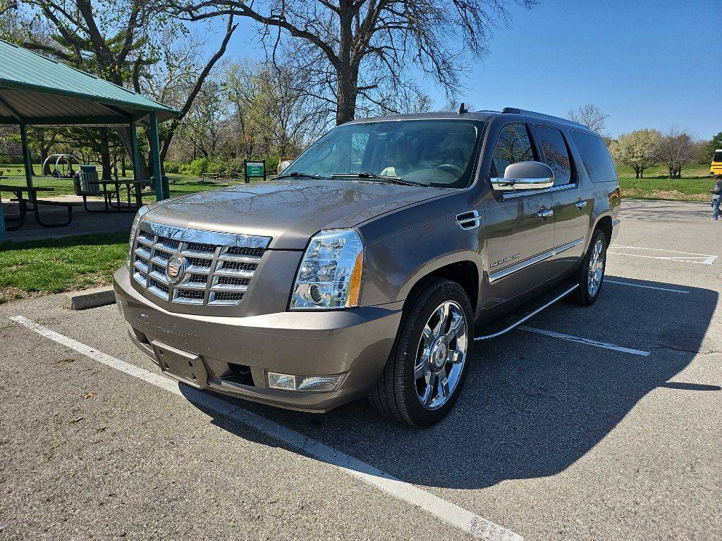 2011 Cadillac Escalade Luxury — SUV — 148,687 mi — Merriam, KS