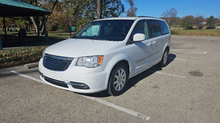 2014 Chrysler Town & Country Touring — Minivan — 133,541 mi — Merriam, KS