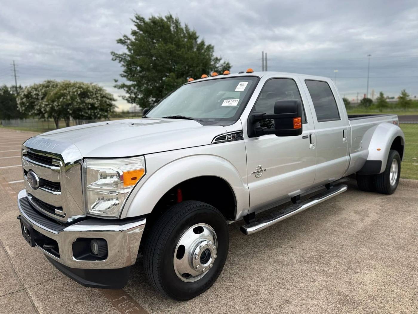 2016 Ford Super Duty F-350 Platinum — Pickup Truck — 122,341 mi — Dallas, TX