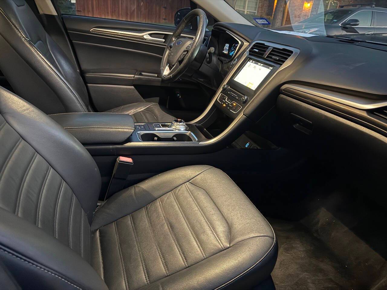 2018 Ford Fusion Hybrid SE — Sedan — 106,614 mi — Dallas, TX