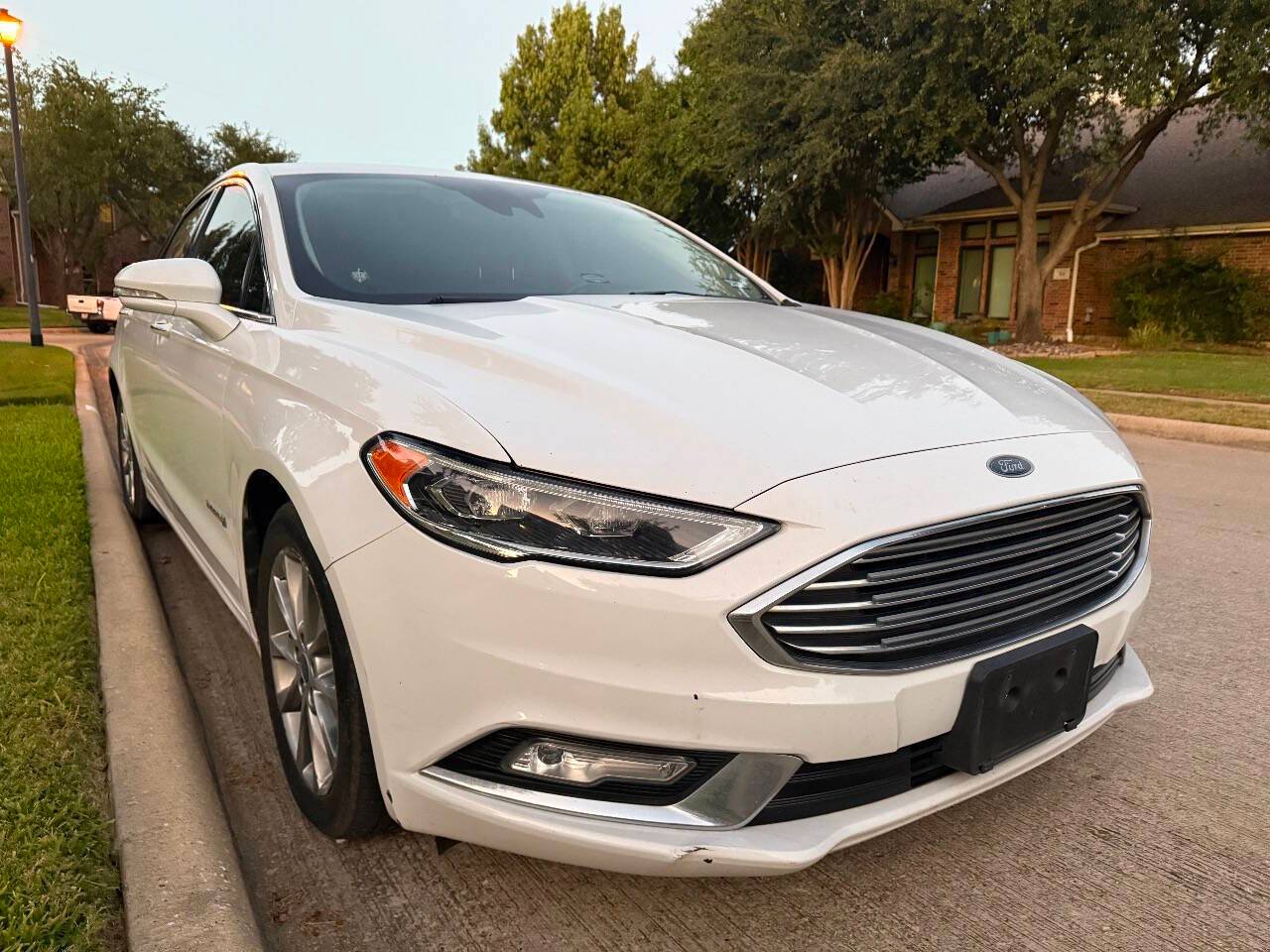 2018 Ford Fusion Hybrid SE — Sedan — 115,695 mi — Dallas, TX