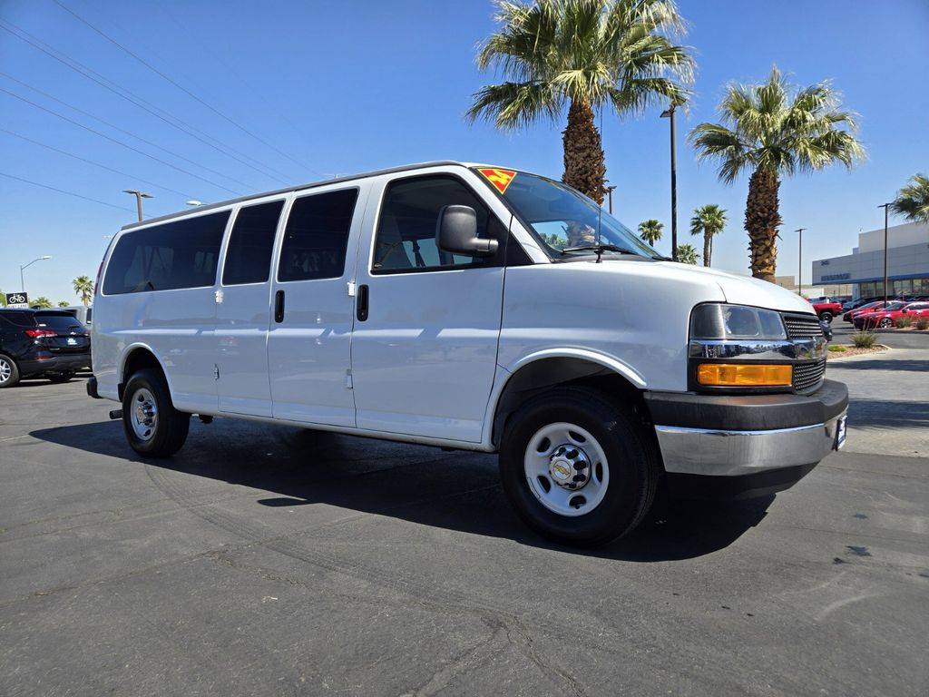 2024 Chevrolet Express Passenger LT — Passenger Van — 11,765 mi — Henderson, NV