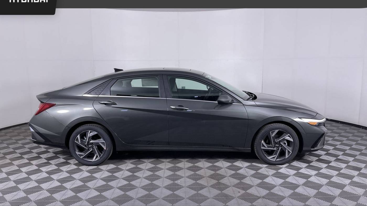 2024 Hyundai Elantra SEL — Sedan — 3,889 mi — Aurora, CO