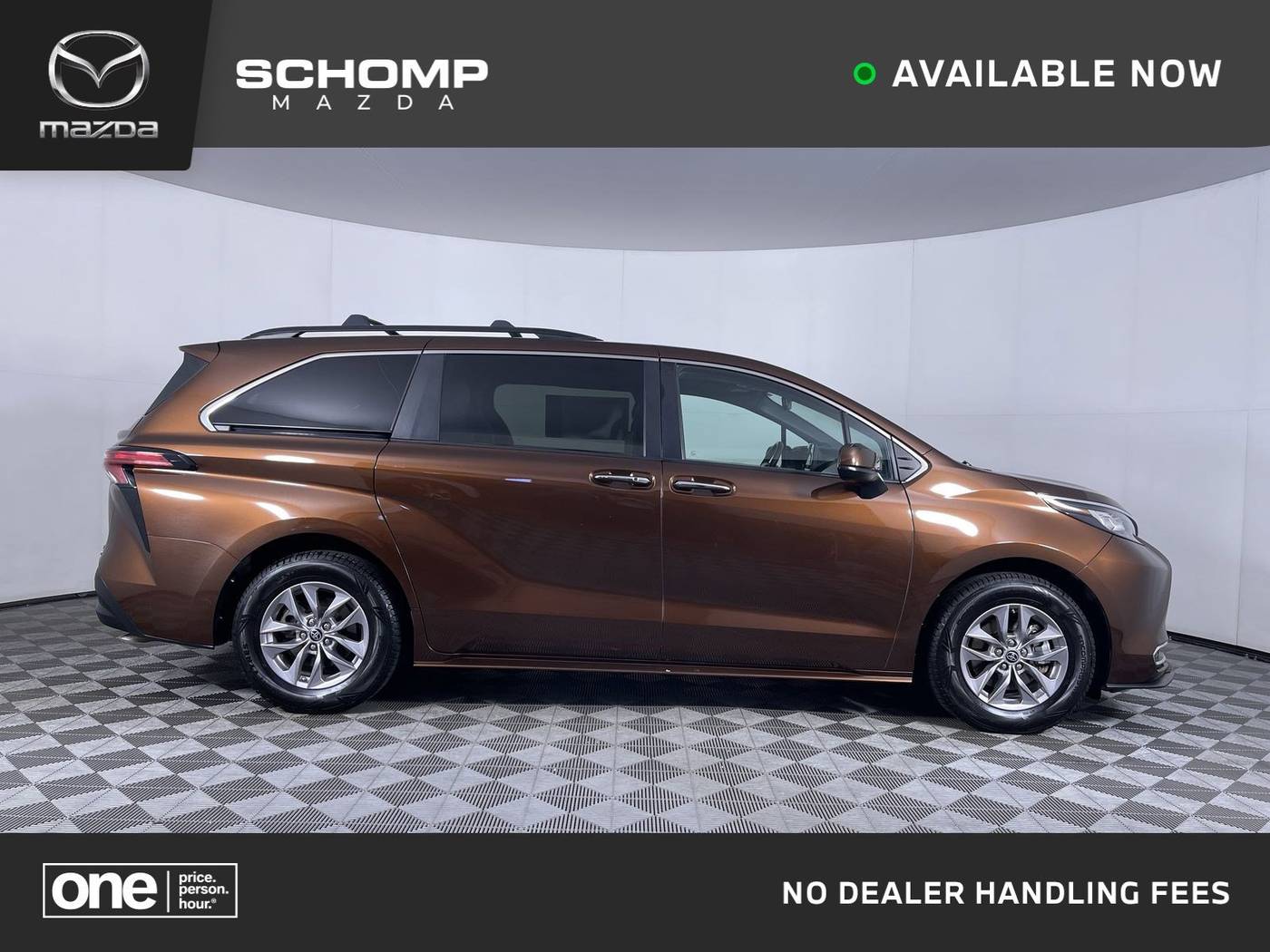 2022 Toyota Sienna XLE — Minivan — 59,918 mi — Denver, CO