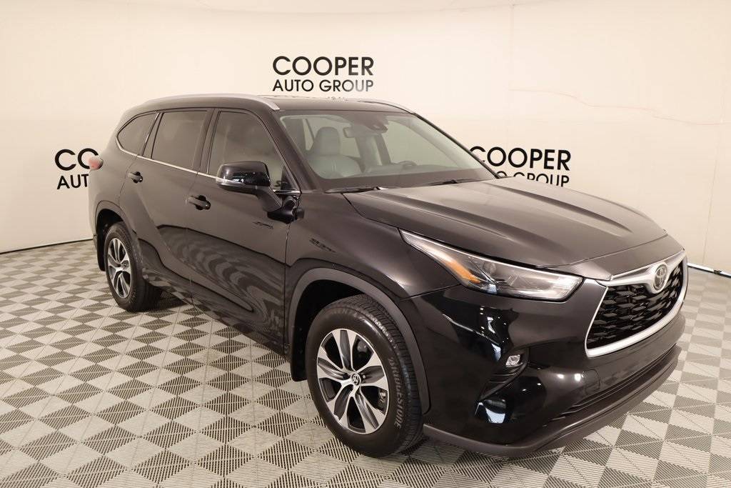 2022 Toyota Highlander XLE — SUV — 15,748 mi — Oklahoma City, OK