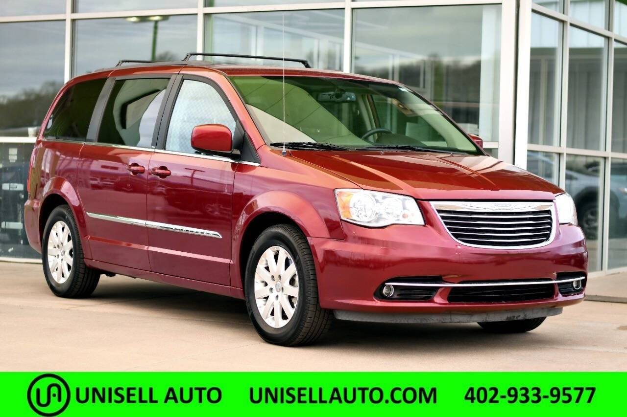 2013 Chrysler Town & Country Touring — Minivan — 73,640 mi — Bellevue, NE