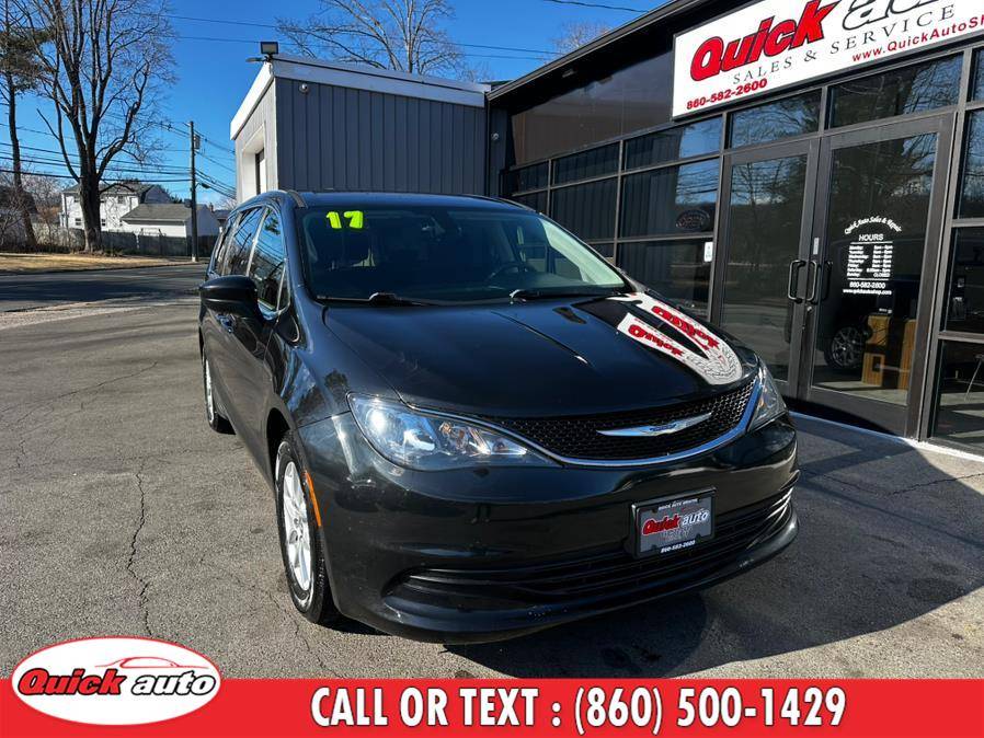 2017 Chrysler Pacifica Touring — Minivan — 99,995 mi — Bristol, CT
