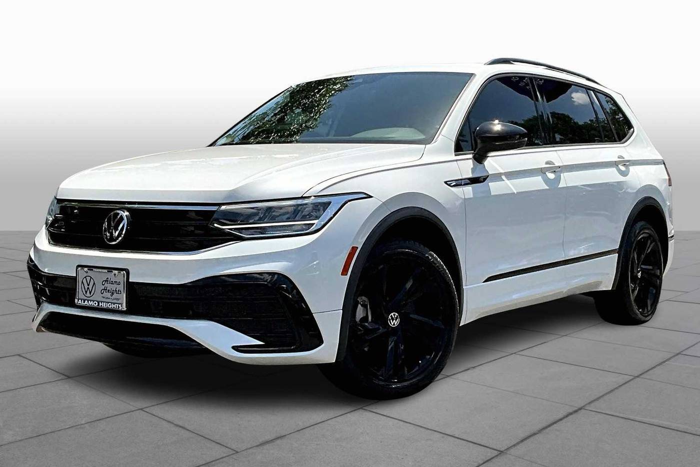 2023 Volkswagen Tiguan SE R-Line Black — SUV — 11,990 mi — San Antonio, TX