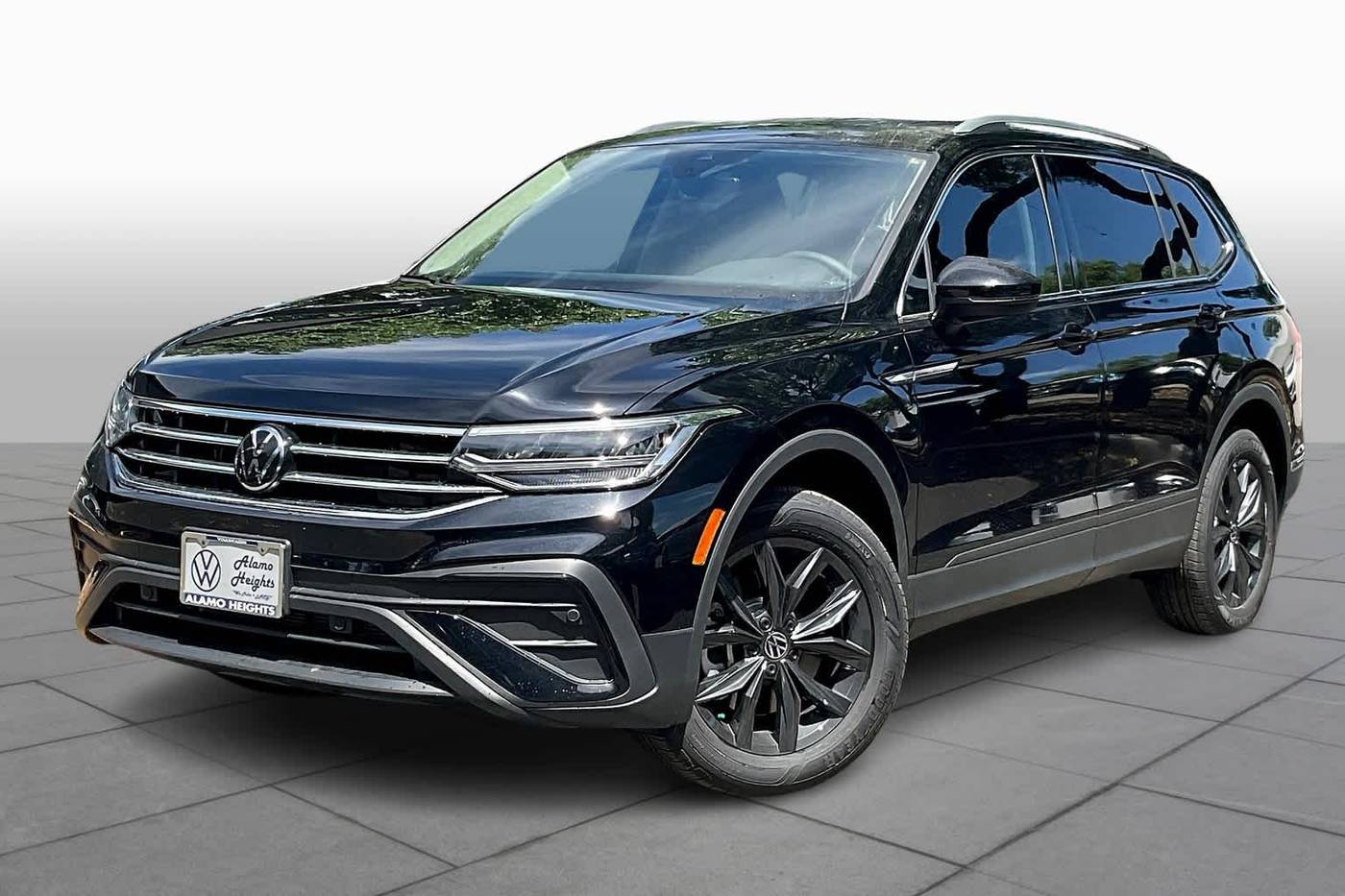 2024 Volkswagen Tiguan SE — SUV — 7,710 mi — San Antonio, TX