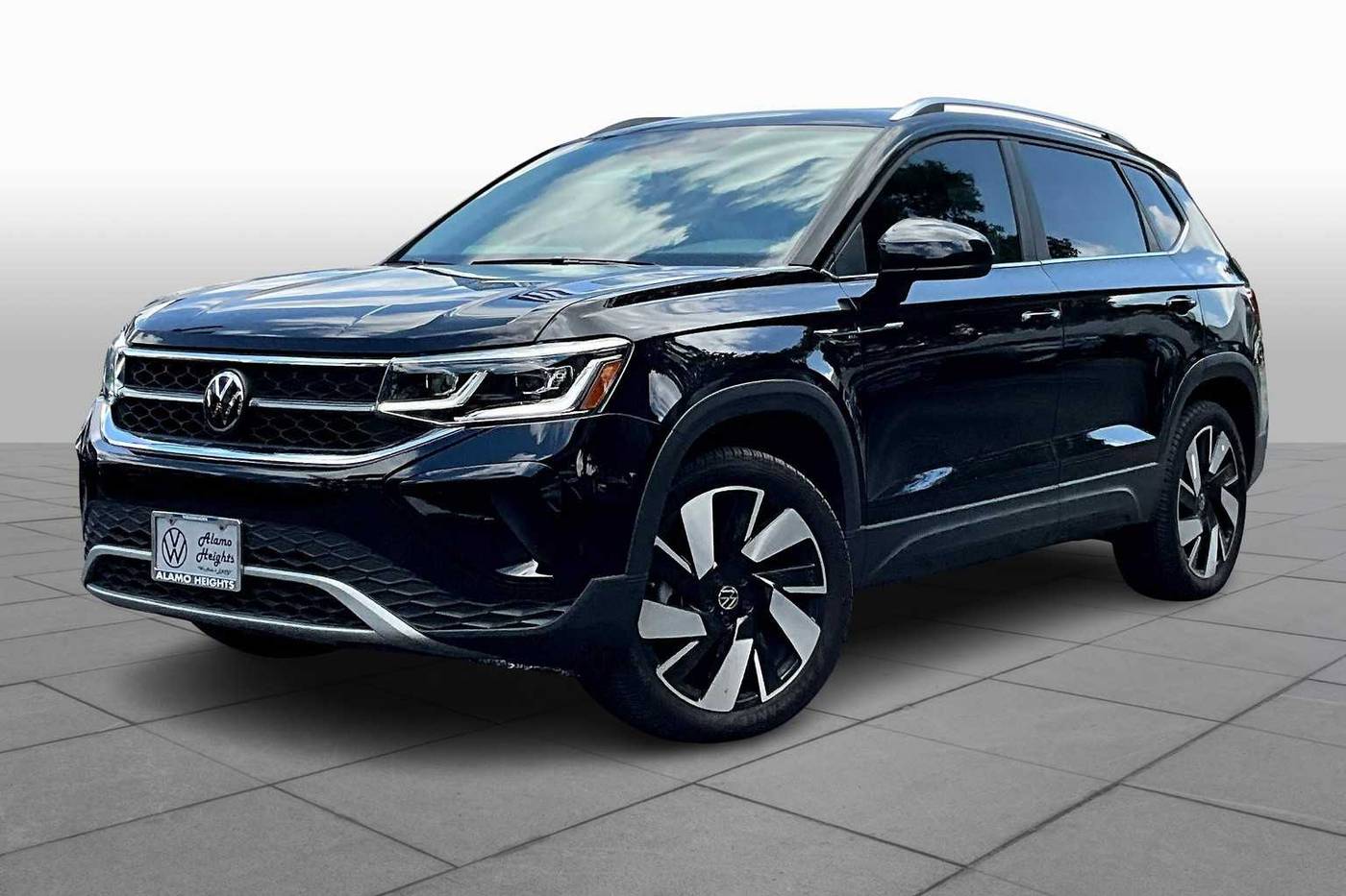 2024 Volkswagen Taos SEL — SUV — 4,572 mi — San Antonio, TX