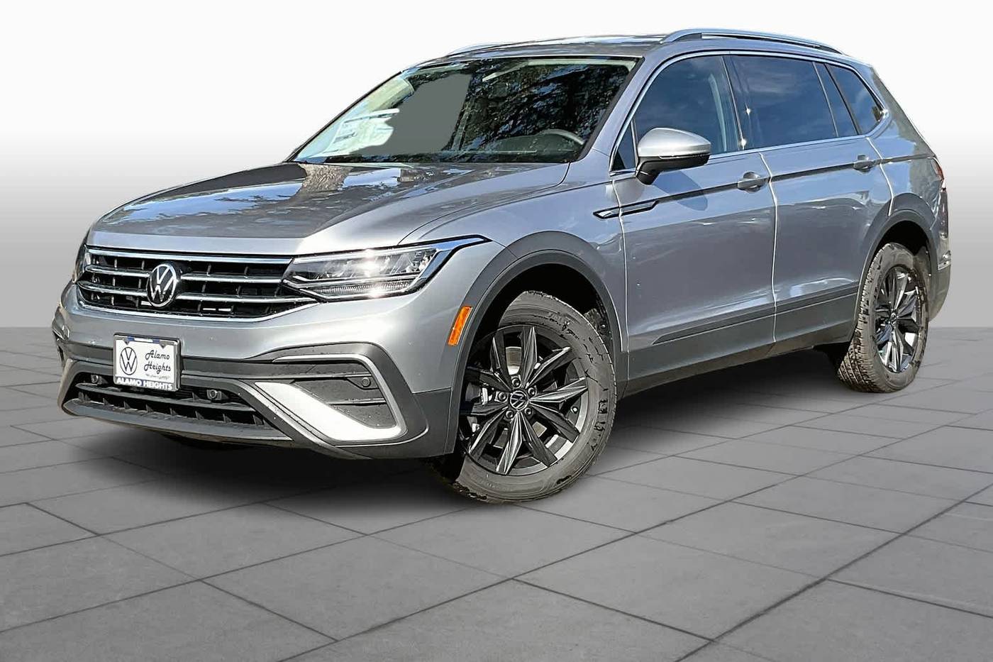 2024 Volkswagen Tiguan SE — SUV — 7,566 mi — San Antonio, TX