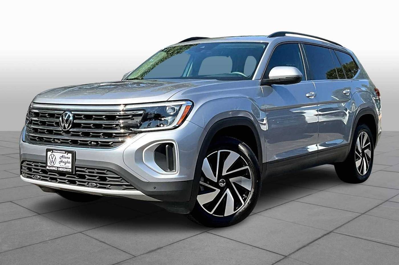 2024 Volkswagen Atlas SE with Technology — SUV — 2,753 mi — San Antonio, TX