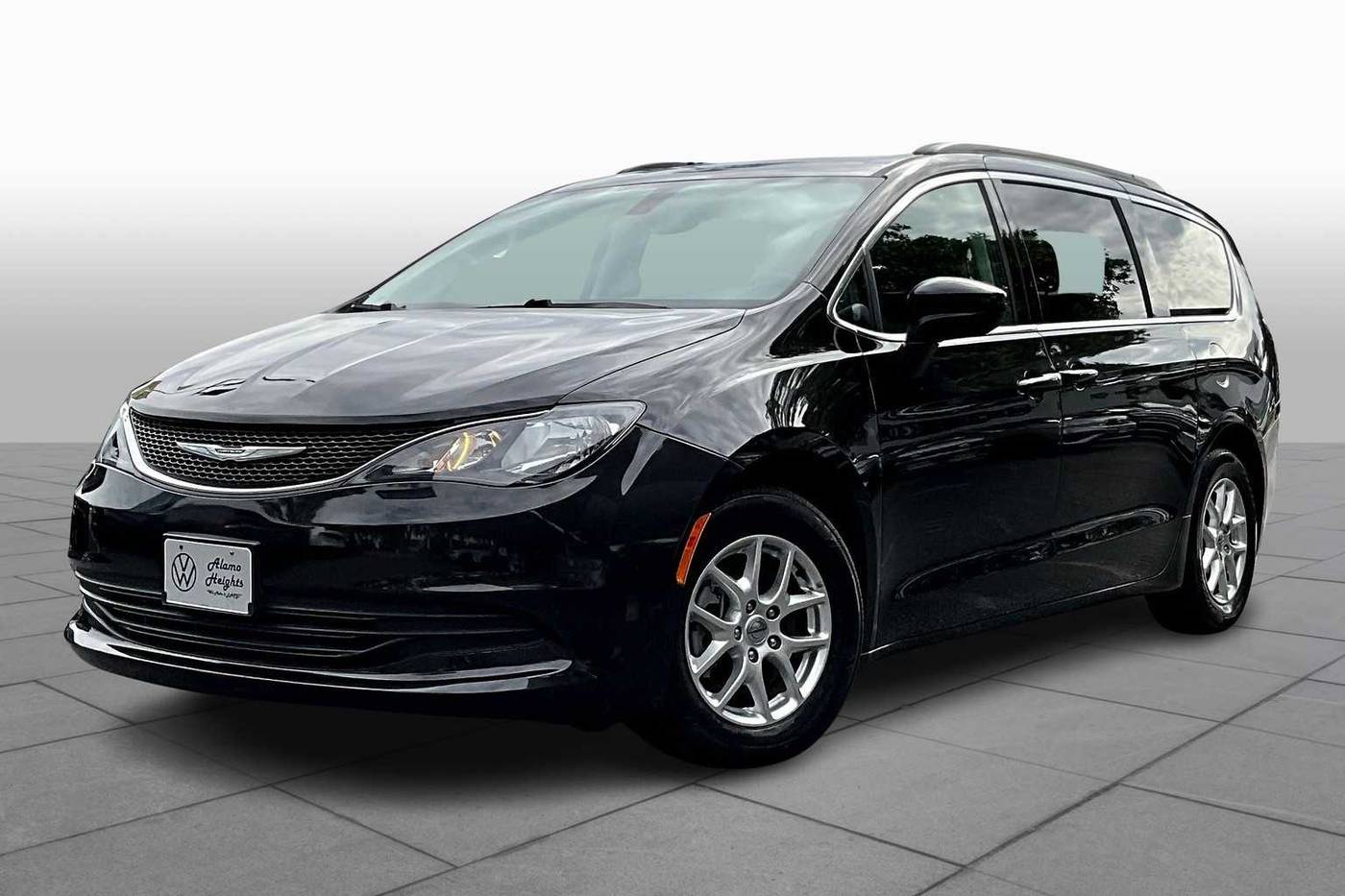 2021 Chrysler Voyager LXI — Minivan — 97,455 mi — San Antonio, TX