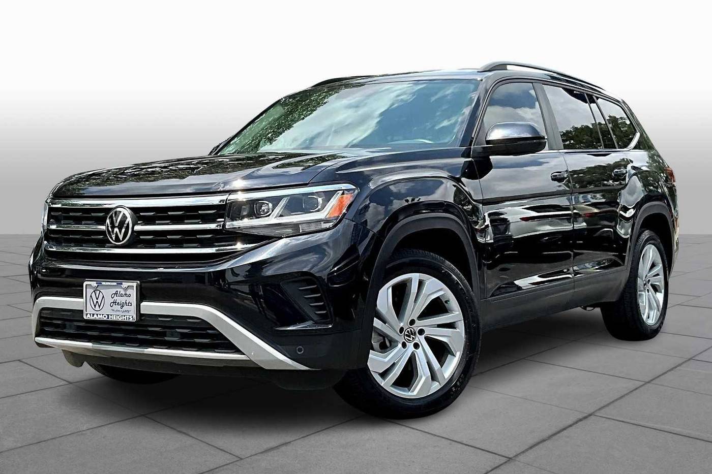 2022 Volkswagen Atlas SE with Technology — SUV — 72,712 mi — San Antonio, TX