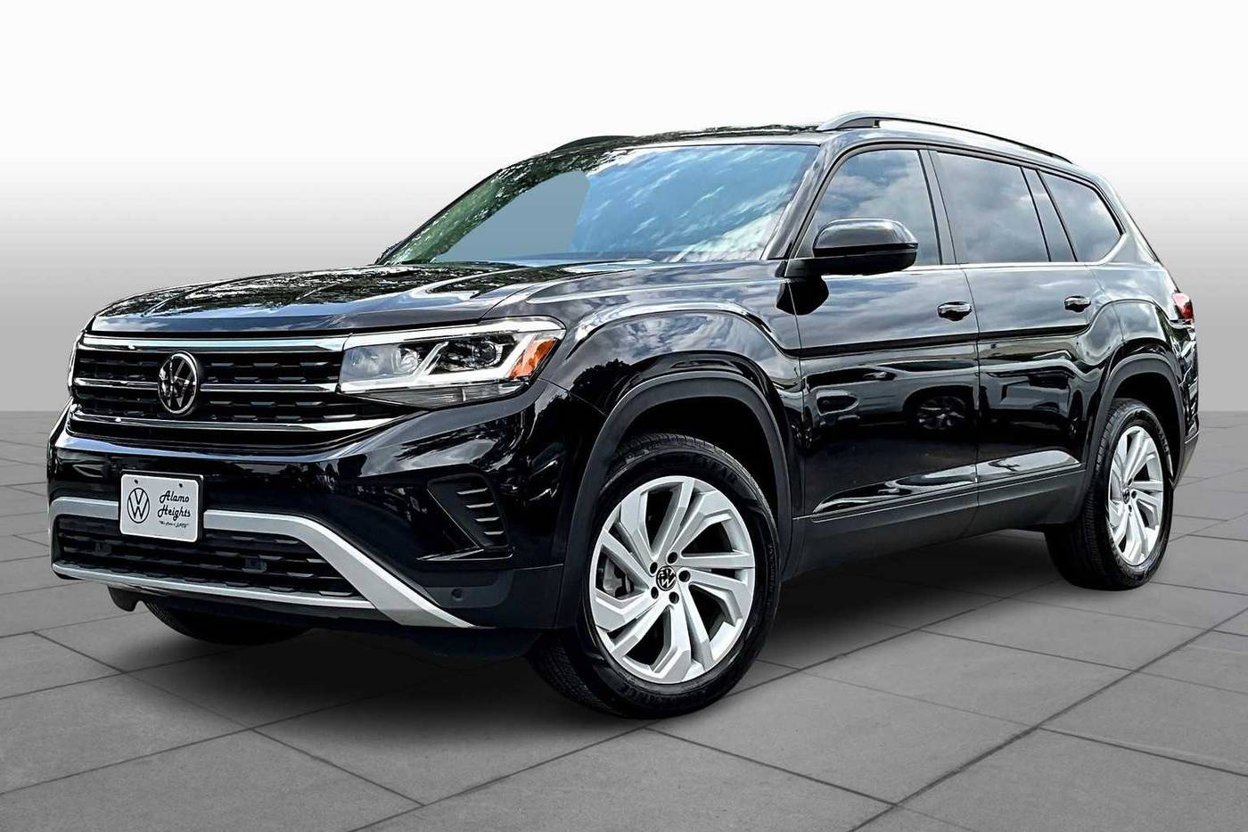 2023 Volkswagen Atlas SE with Technology — SUV — 29,125 mi — San Antonio, TX