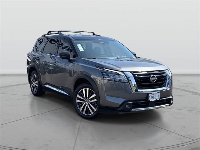 2022 Nissan Pathfinder Platinum — SUV — 44,974 mi — Valencia, CA