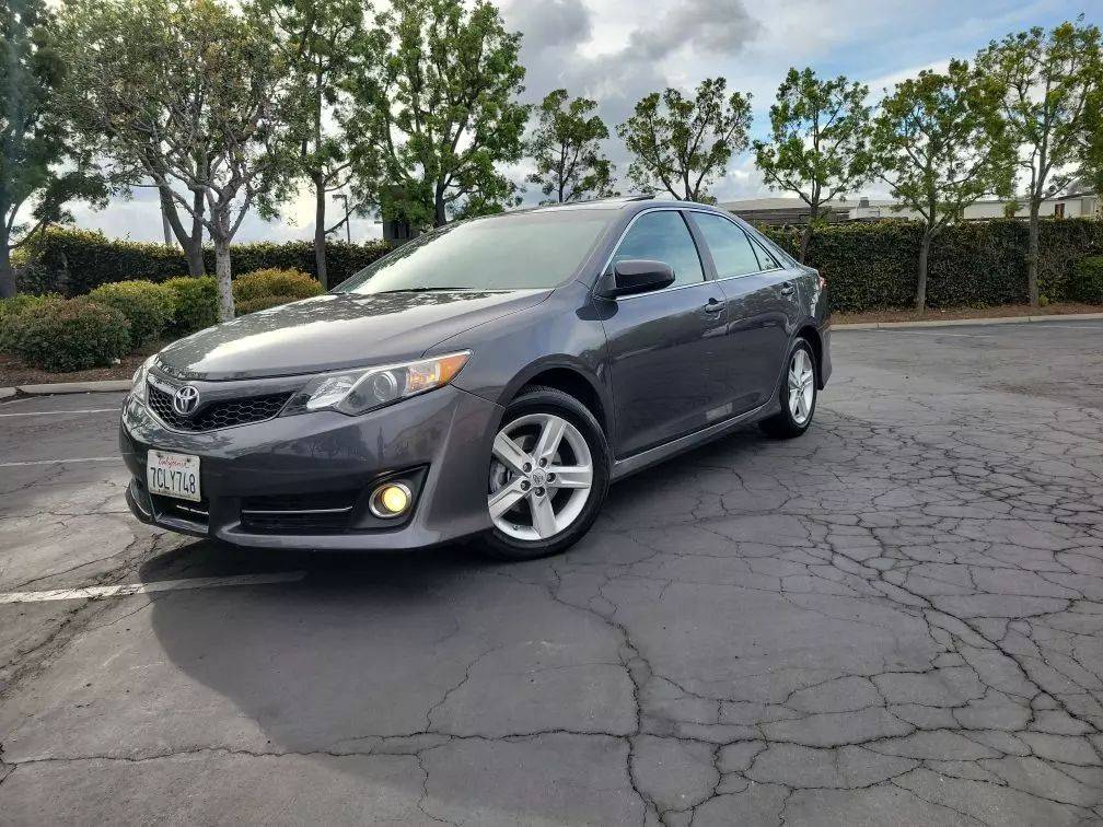 2014 Toyota Camry SE — Sedan — 124,145 mi — Orange, CA