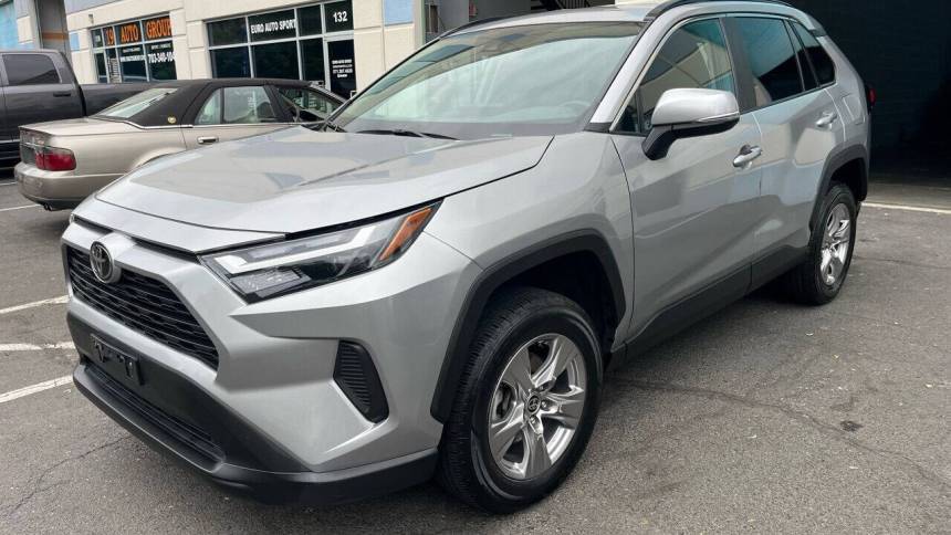 2022 Toyota RAV4 XLE — SUV — 35,656 mi — Chantilly, VA