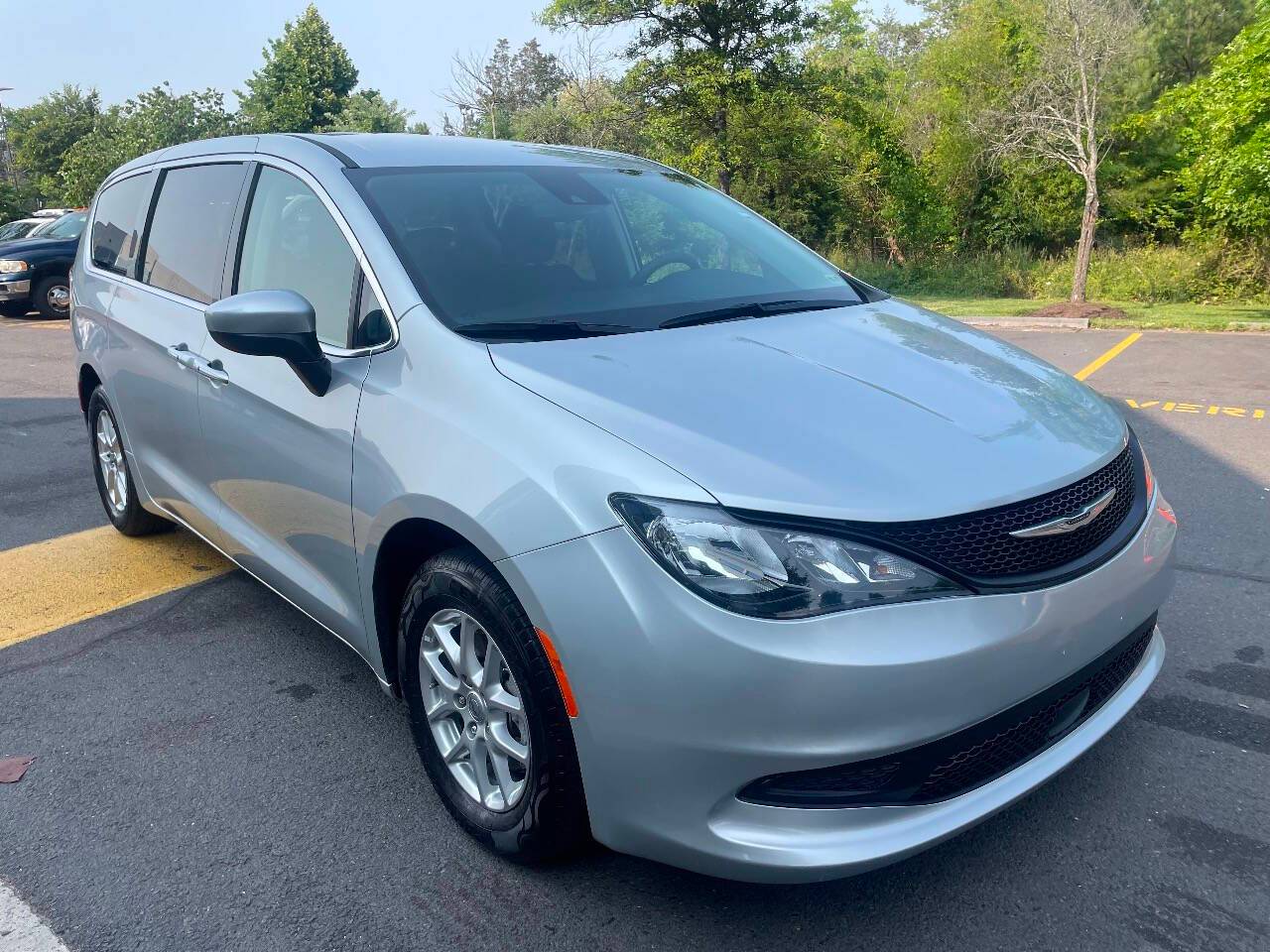 2023 Chrysler Voyager LX — Minivan — 58,853 mi — Chantilly, VA