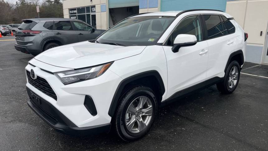 2024 Toyota RAV4 XLE — SUV — 11,718 mi — Chantilly, VA