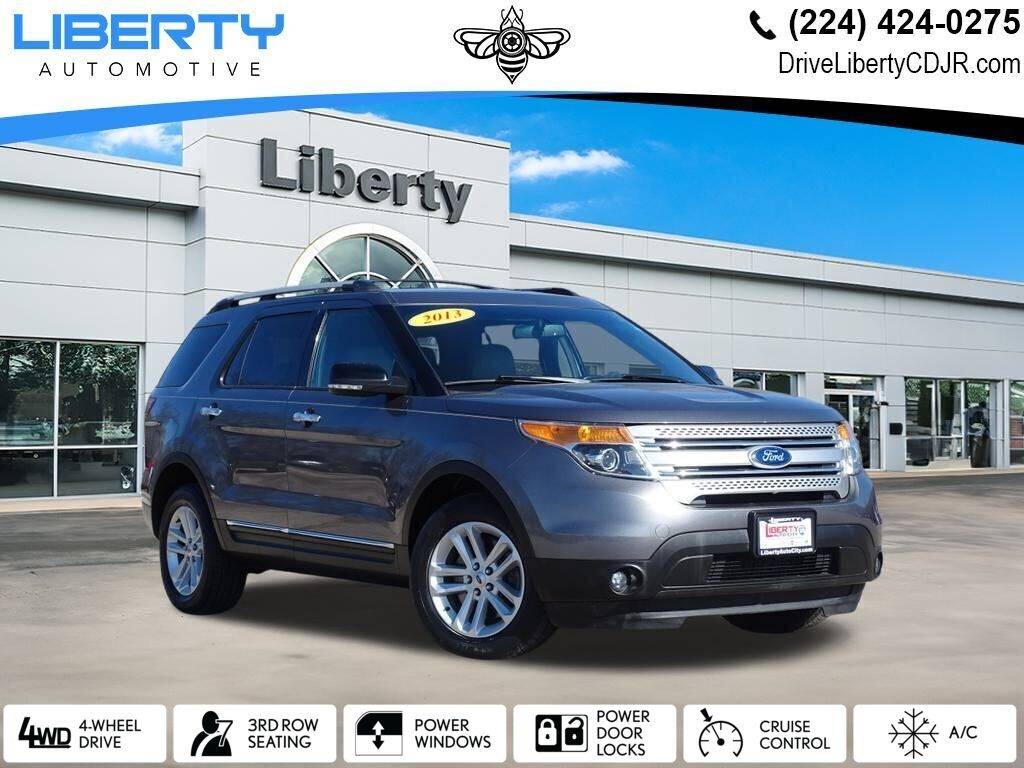 2013 Ford Explorer XLT — SUV — 136,877 mi — Libertyville, IL