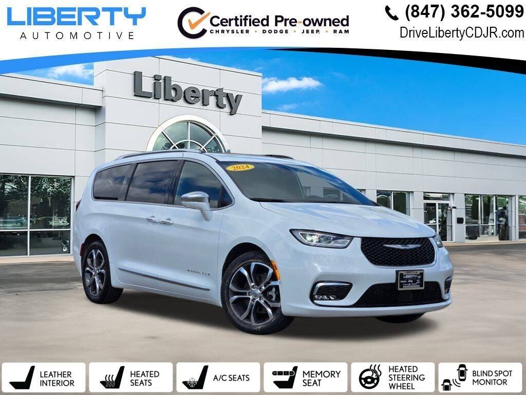 2024 Chrysler Pacifica Pinnacle — Minivan — 8,505 mi — Libertyville, IL