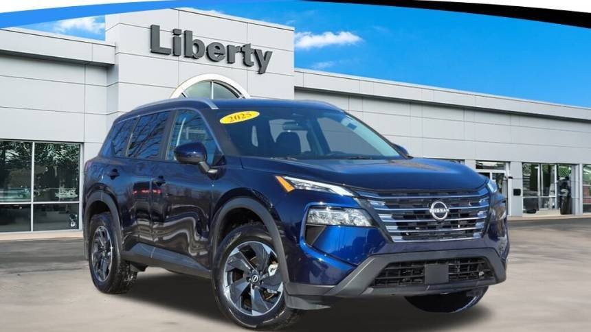 2025 Nissan Rogue SV — SUV — 8,600 mi — Libertyville, IL