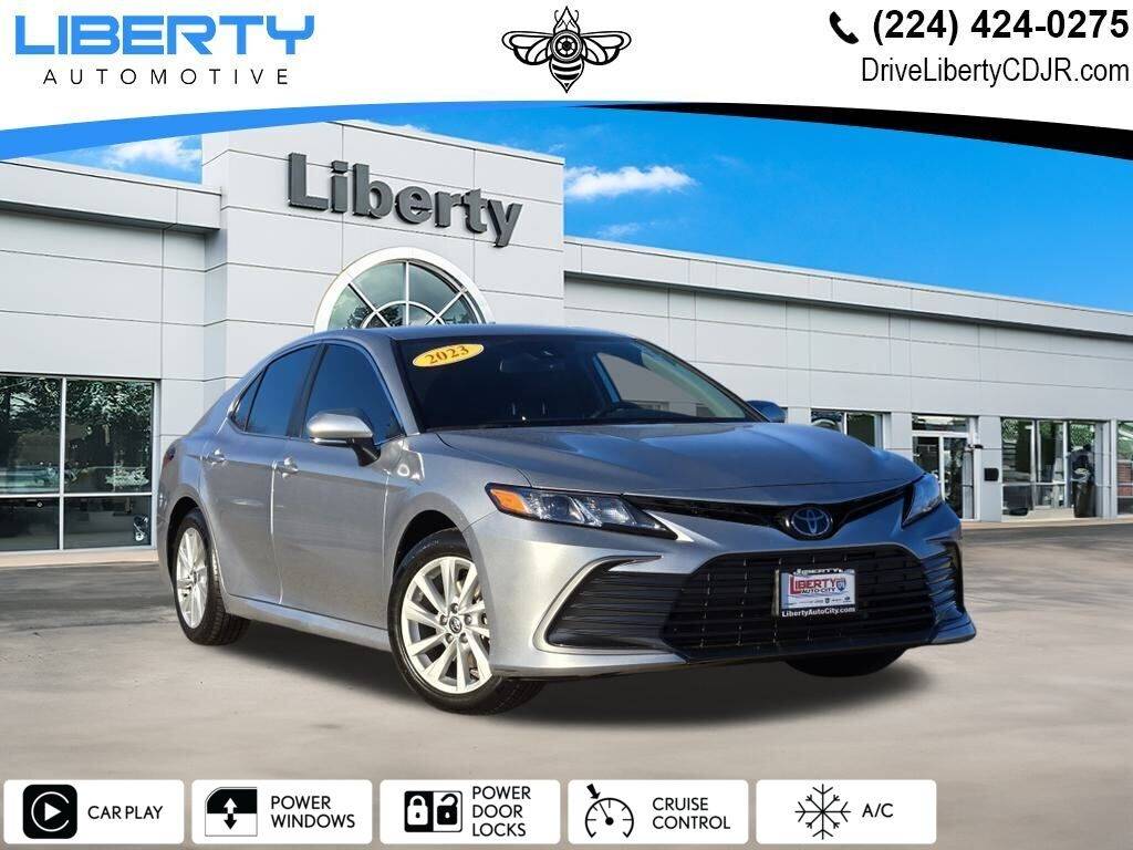 2023 Toyota Camry LE — Sedan — 35,339 mi — Libertyville, IL