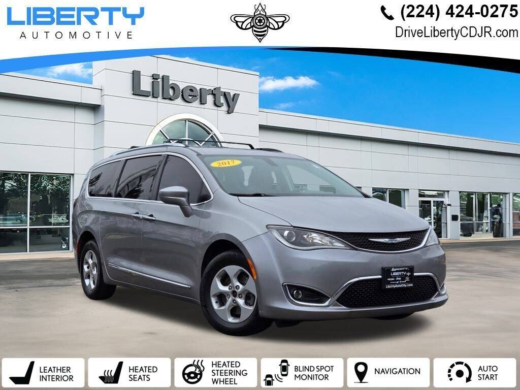 2017 Chrysler Pacifica Touring L Plus — Minivan — 96,191 mi — Libertyville, IL
