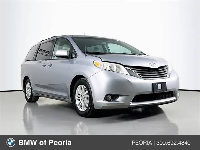 2013 Toyota Sienna XLE — Minivan — 184,152 mi — Peoria, IL