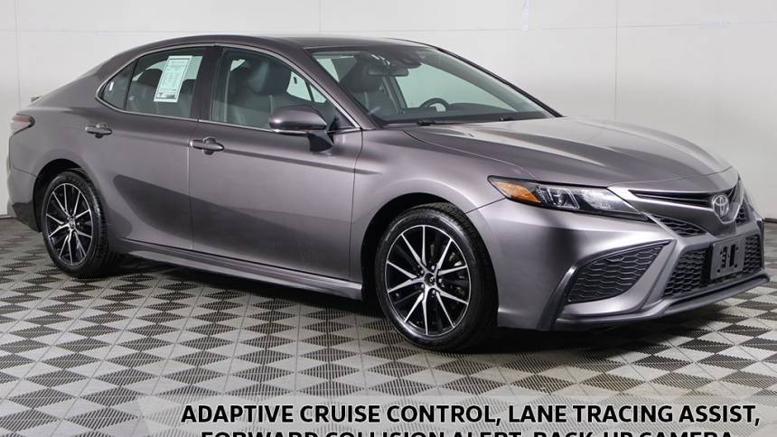 2022 Toyota Camry SE — Sedan — 59,083 mi — Bedford, OH