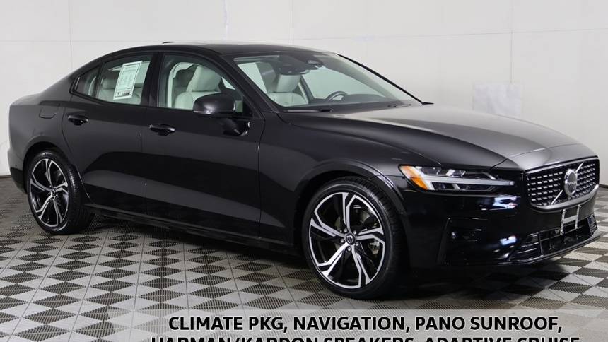 2024 Volvo S60 B5 Plus Dark Theme