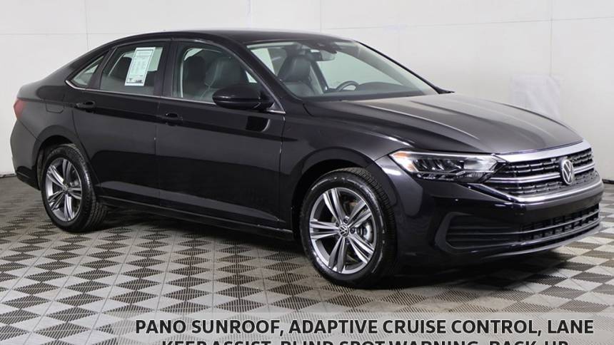 2024 Volkswagen Jetta SE — Sedan — 9,061 mi — Bedford, OH