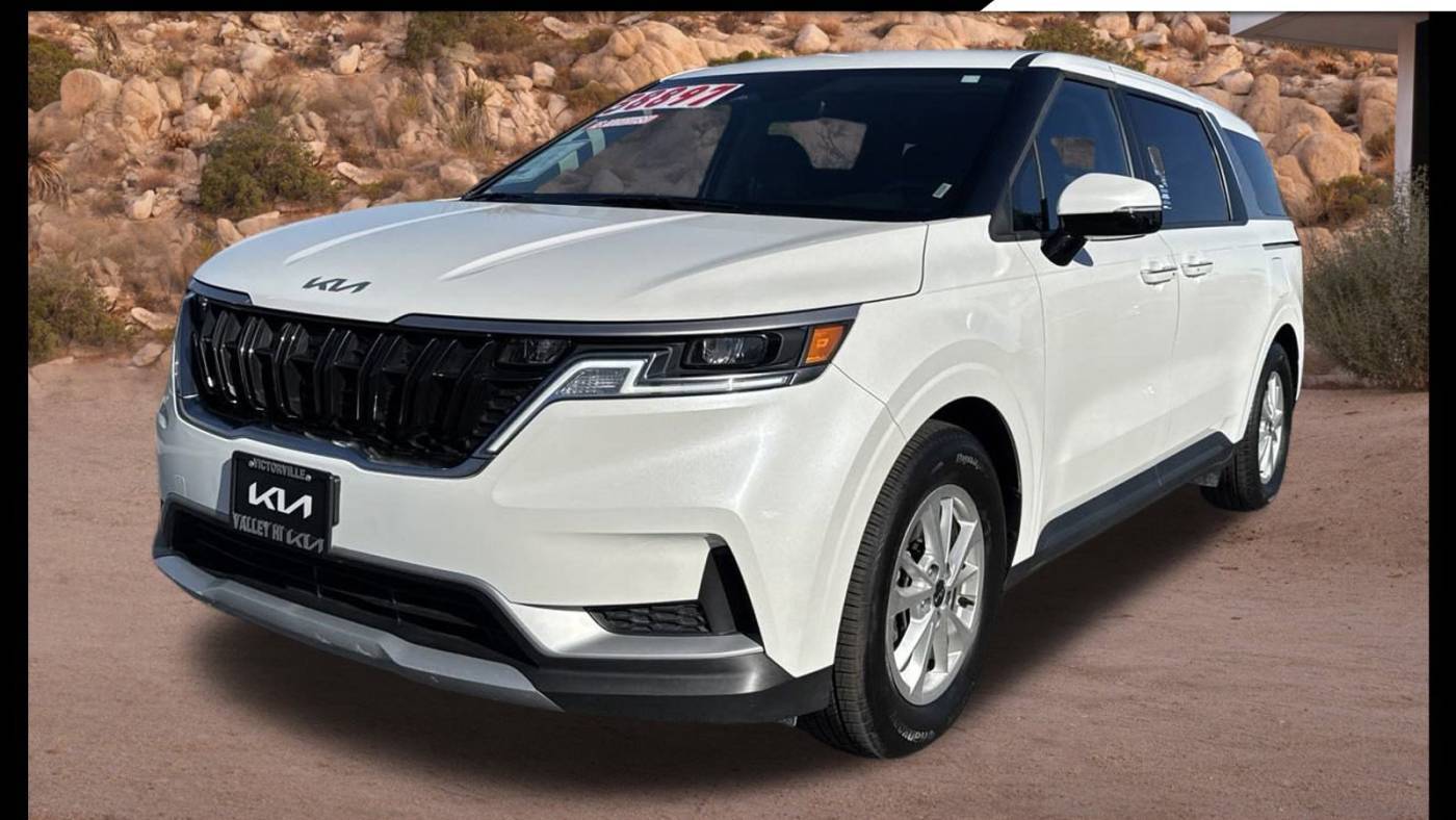 2023 Kia Carnival LXS — Minivan — 24,604 mi — Victorville, CA