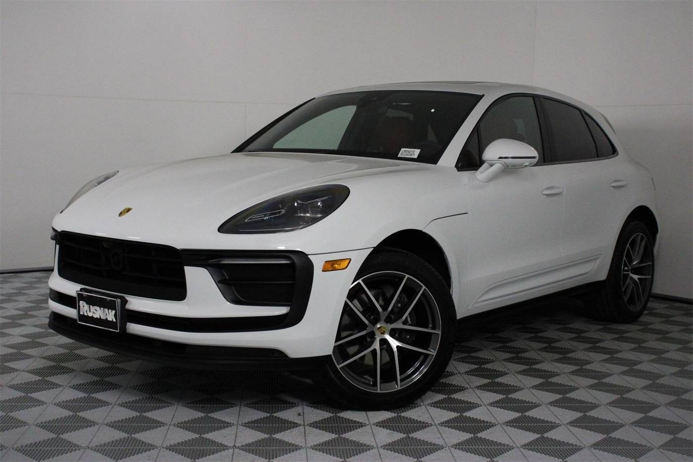 2025 Porsche Macan Macan — SUV — 5,660 mi — Pasadena, CA