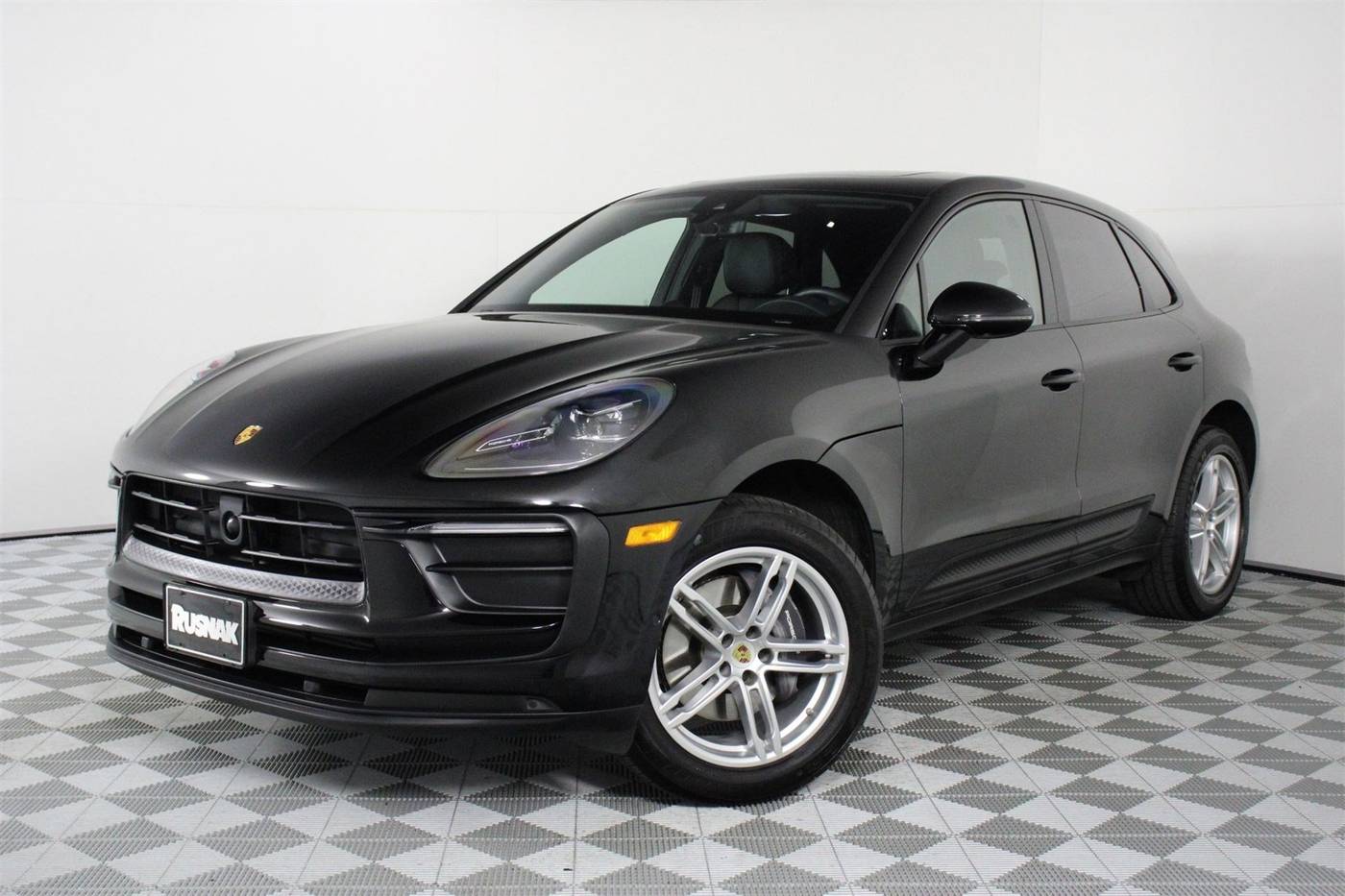 2025 Porsche Macan Standard — SUV — 4,574 mi — Pasadena, CA