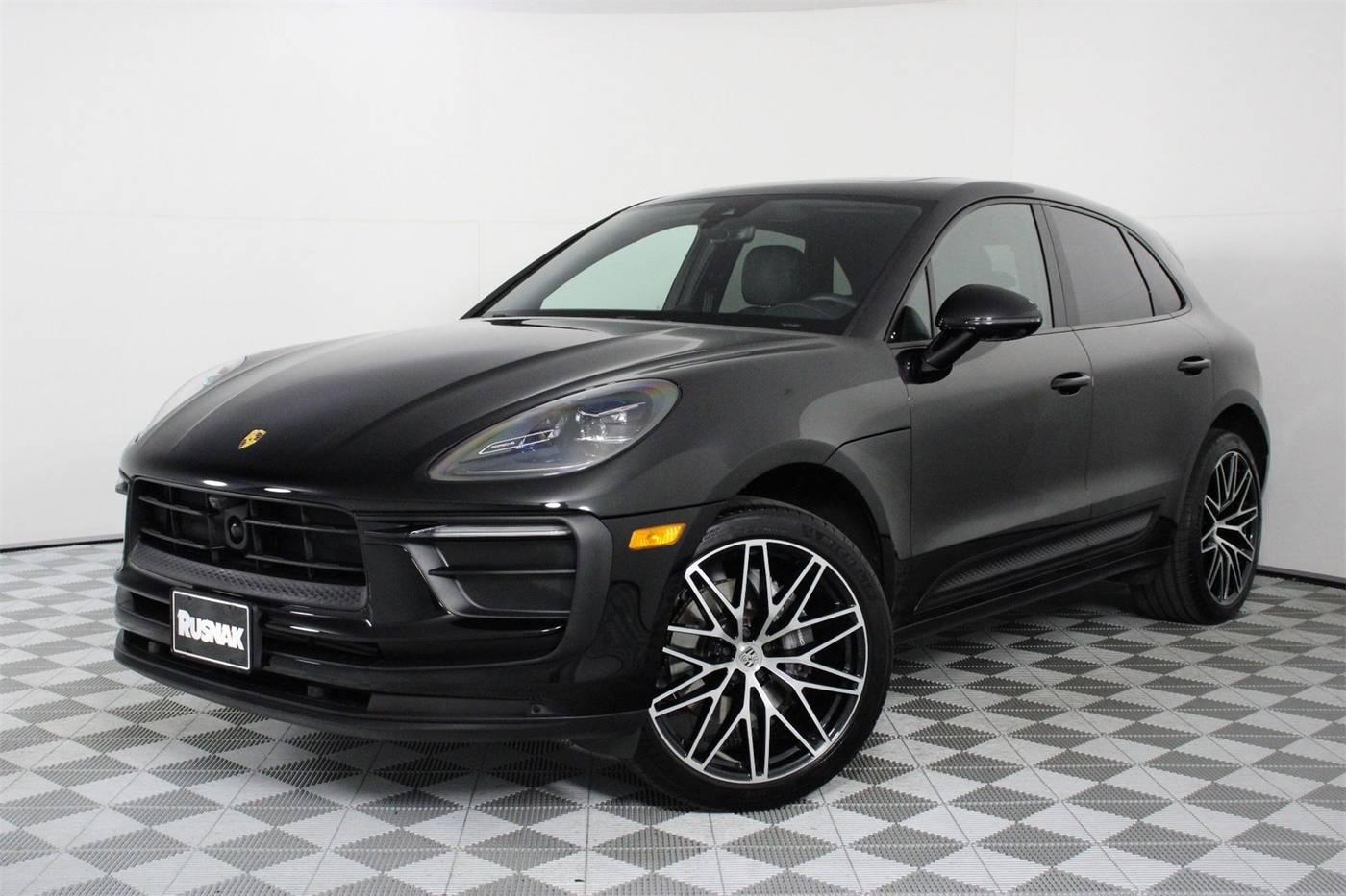 2025 Porsche Macan Standard — SUV — 4,081 mi — Pasadena, CA