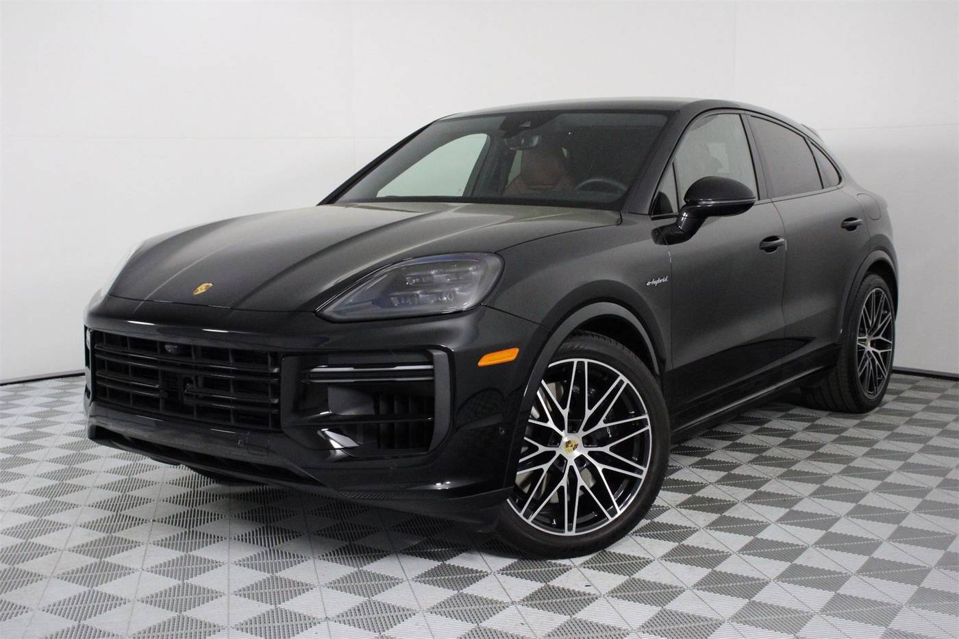 2024 Porsche Cayenne Turbo E-Hybrid — SUV — 2,384 mi — Pasadena, CA