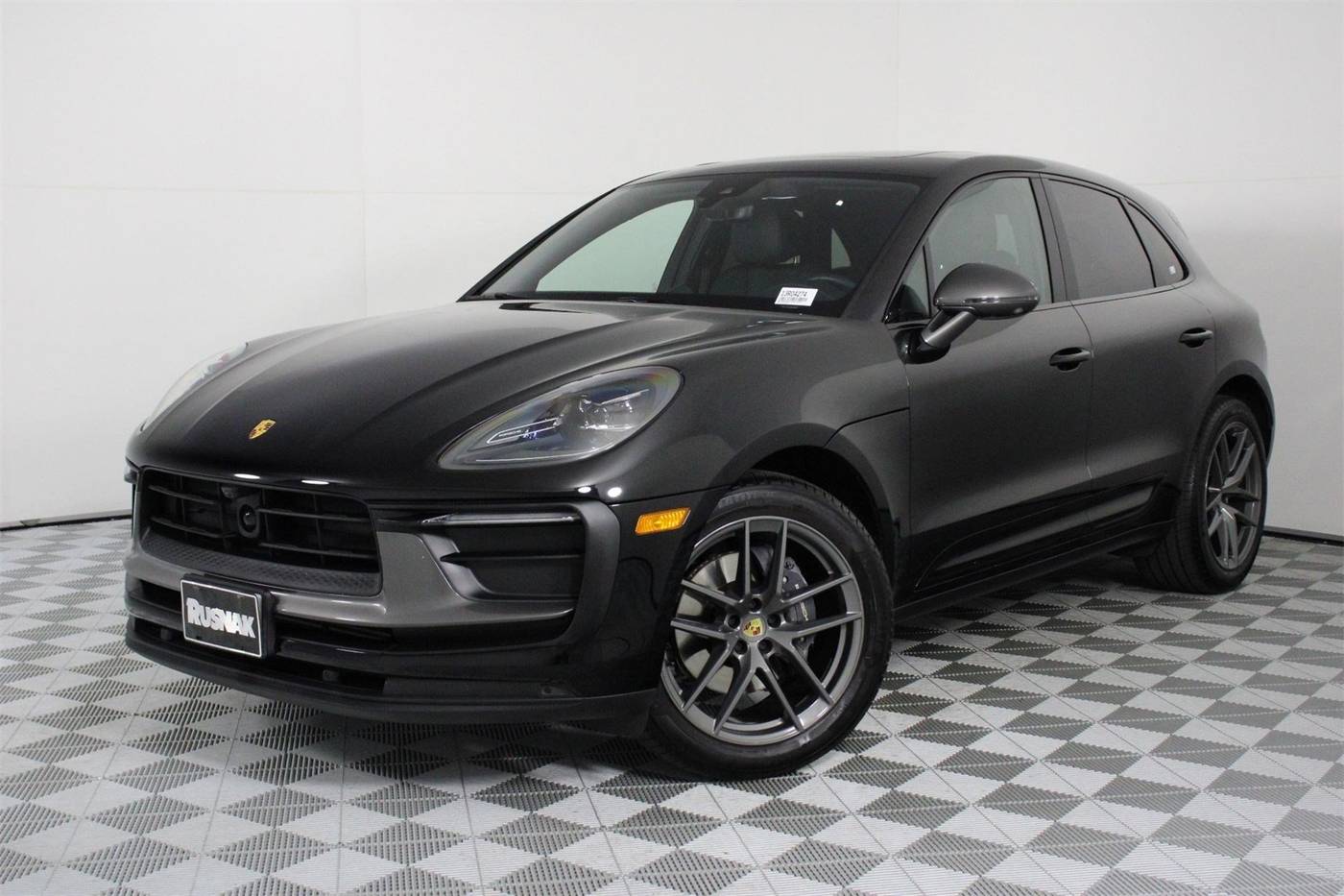 2025 Porsche Macan T — SUV — 4,624 mi — Pasadena, CA