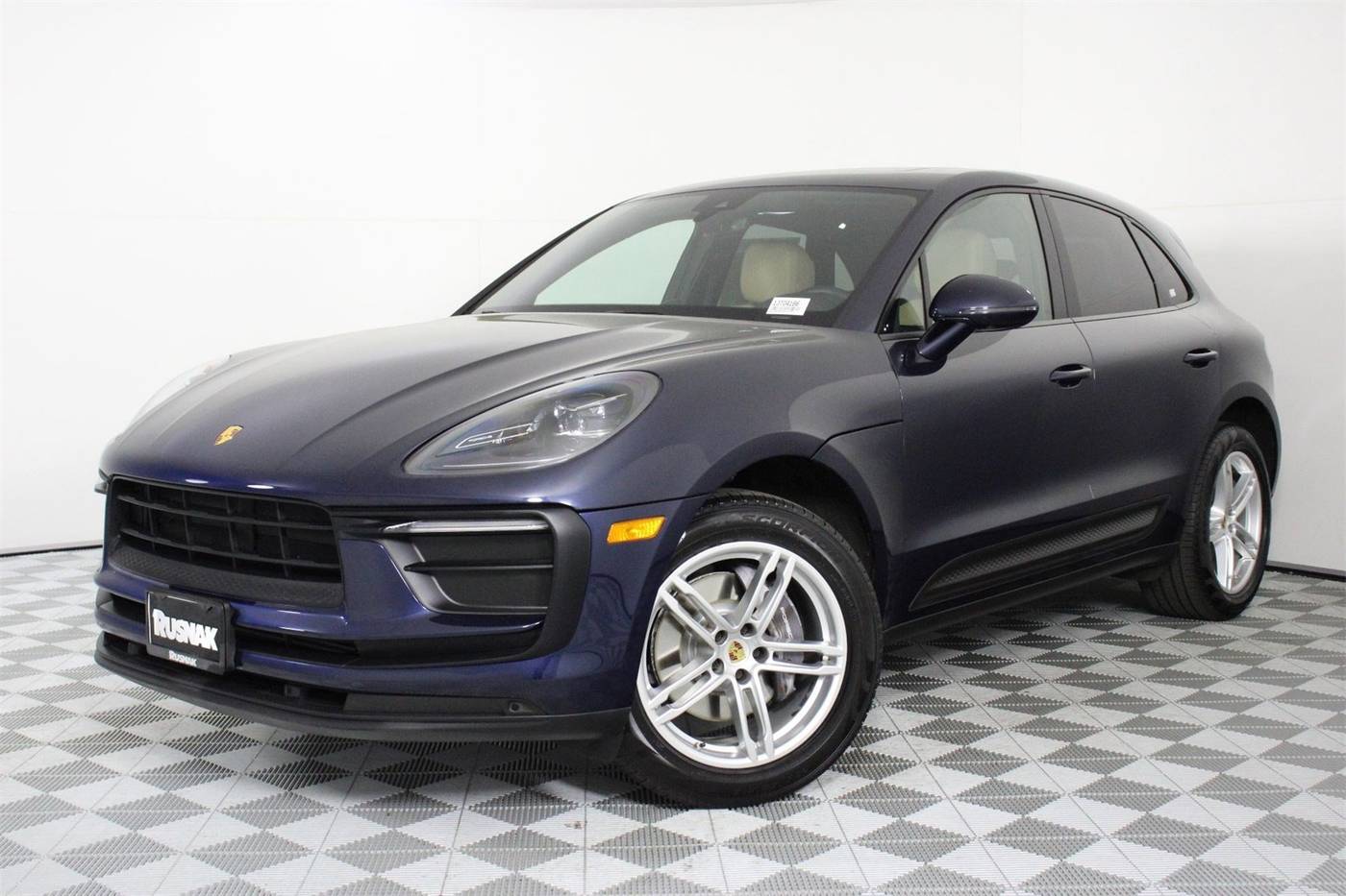 2022 Porsche Macan Standard — SUV — 28,220 mi — Pasadena, CA