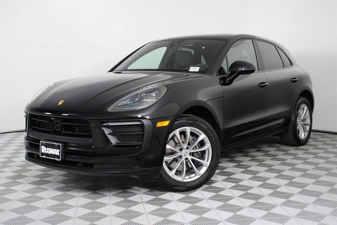 2025 Porsche Macan Macan — SUV — 1,239 mi — Pasadena, CA